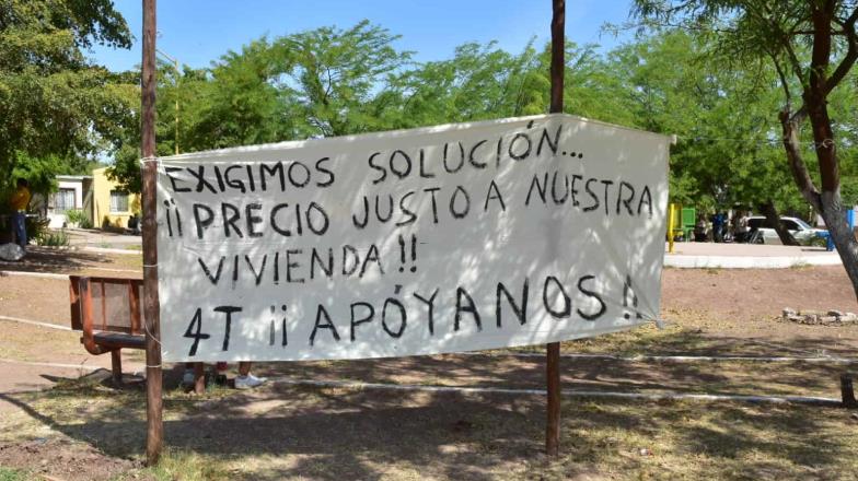 Vecinos de Urbi Villas del Real anuncian toma de calle; buscan resolver la situación jurídica de sus viviendas