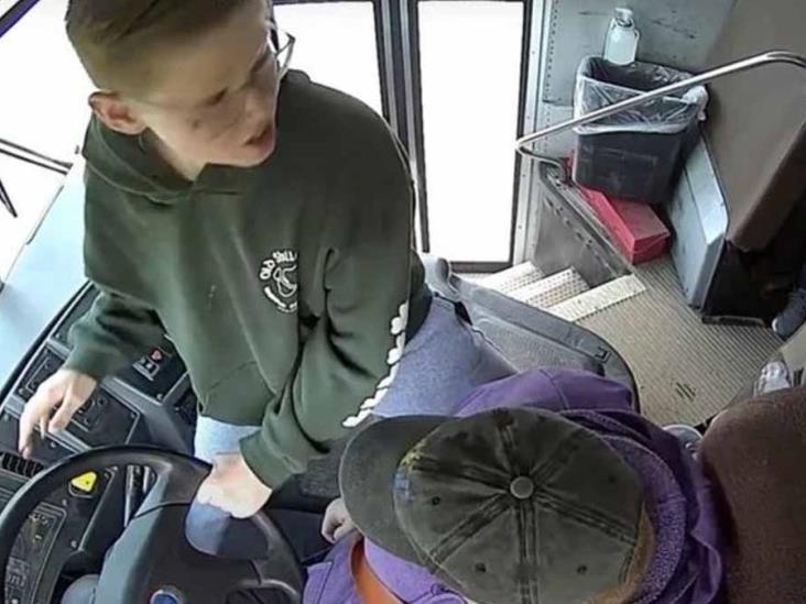 VIDEO | Homenajean a niño que evitó accidente en autobús escolar VIDEO | Homenajean a niño que evitó accidente en autobús escolar
