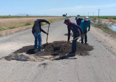 Valle del Yaqui: rehabilitan caminos por donde transitan camiones cargados de granos