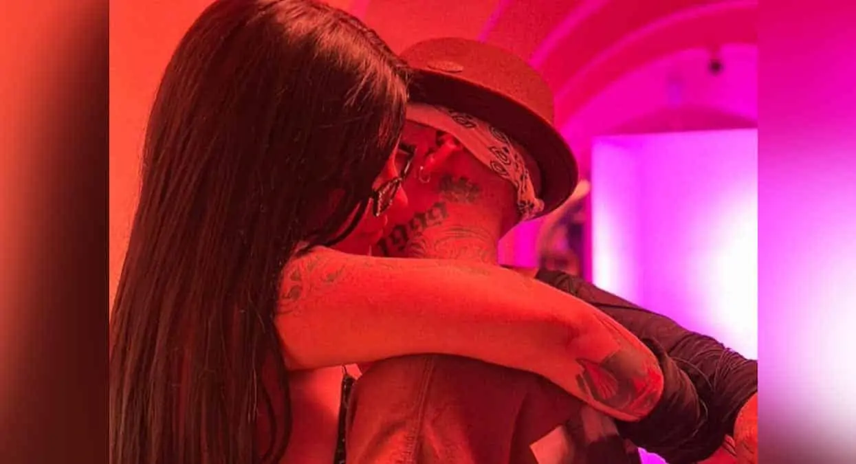 VIDEO | Santa Fe Klan vuelve a compartir fotos y videos subidos de tono con Karely Ruiz