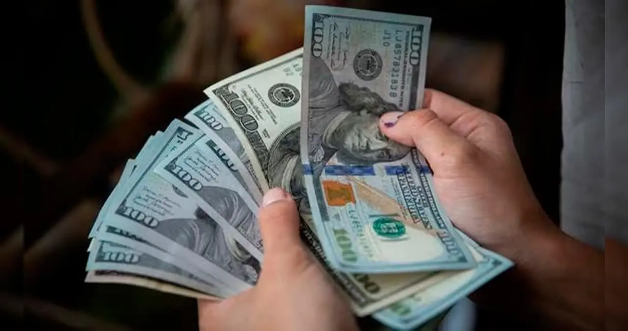 Dólar alcanza su mejor nivel este sábado