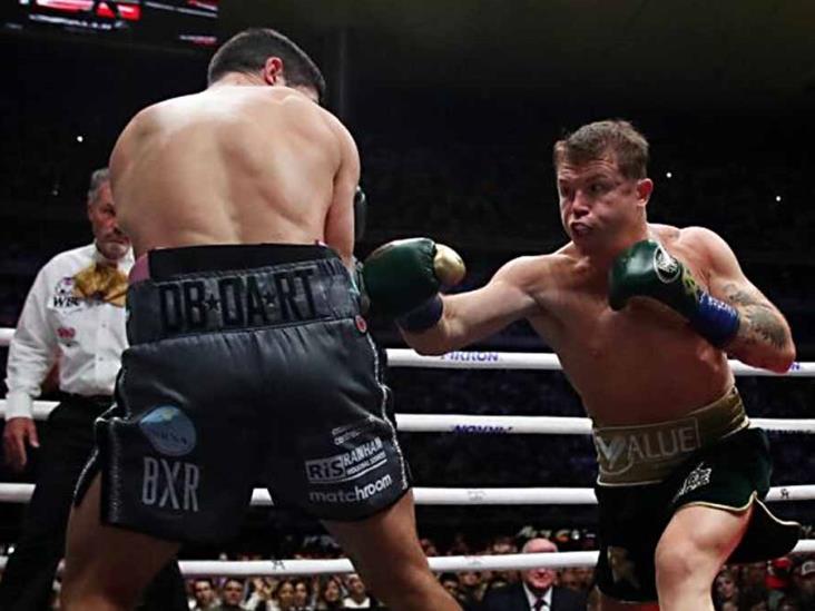 Canelo Álvarez se lleva la pelea ante John Ryder Canelo Álvarez se lleva la pelea ante John Ryder