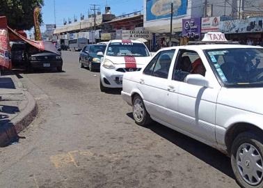 Taxistas: necesidad los obliga a salir de su sitio