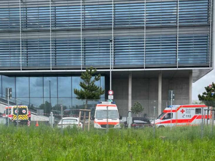 Video | Tiroteo en planta de Mercedes Benz deja dos muertos Video | Tiroteo en planta de Mercedes Benz deja dos muertos