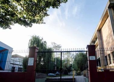 Familia golpea a maestra por reprobar a su alumna