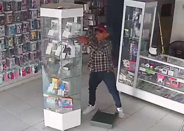 Roba en tienda de celulares y las cámaras del lugar lo delatan Roba en tienda de celulares y las cámaras del lugar lo delatan