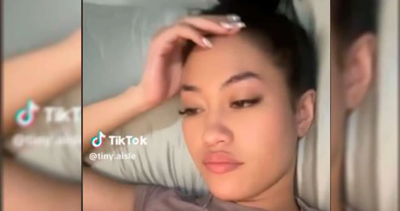 Mujer exhibe en TikTok a su exnovio por enviarle la cuenta de lo que gastó en ella