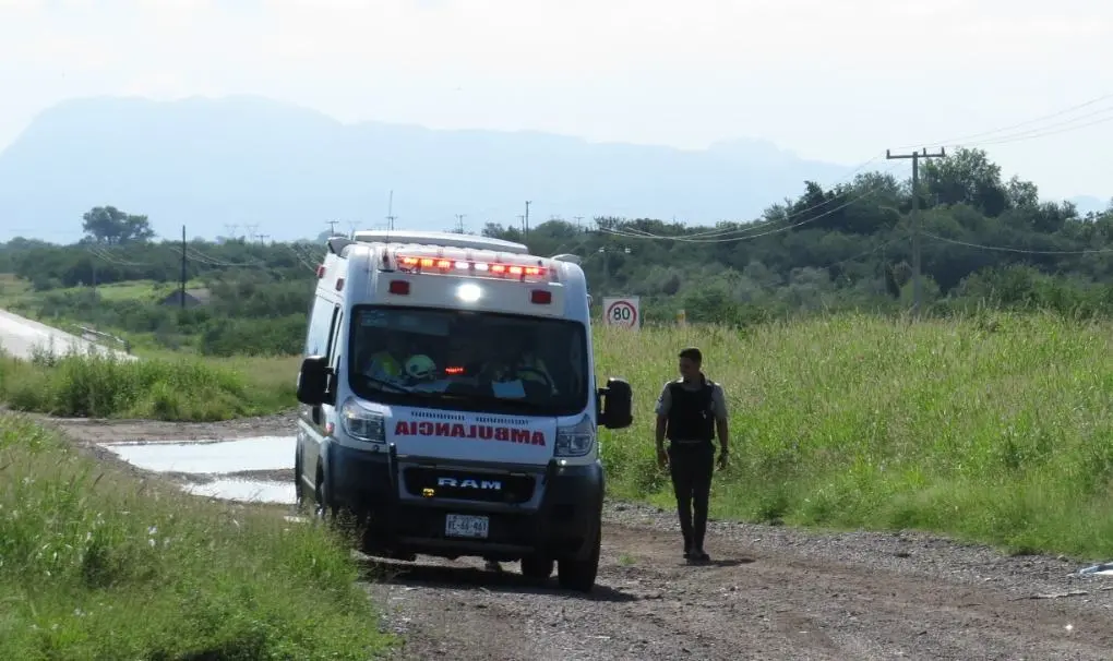 Muere mujer tras ser arrollada en la carretera internacional; pedía ayuda para cambiar la llanta de su vehículo