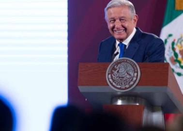 AMLO se enorgullece de ser considerado "non grato" en Perú