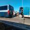 Chocan tráiler y camión de pasajeros en tramo Obregón-Esperanza
