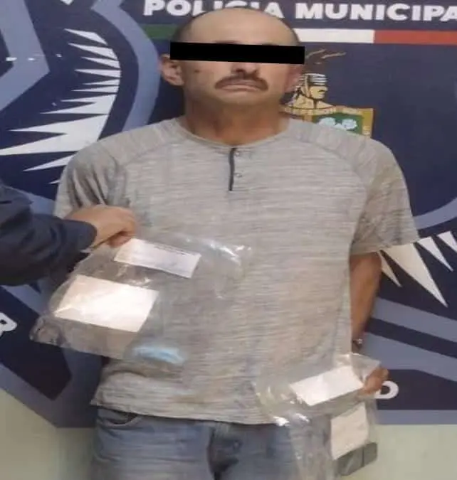 Detienen a hombre con crystal por fuera de Seguridad Pública en Cajeme