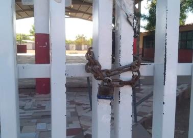 Familiares de alumnos toman escuela en Ciudad Obregón