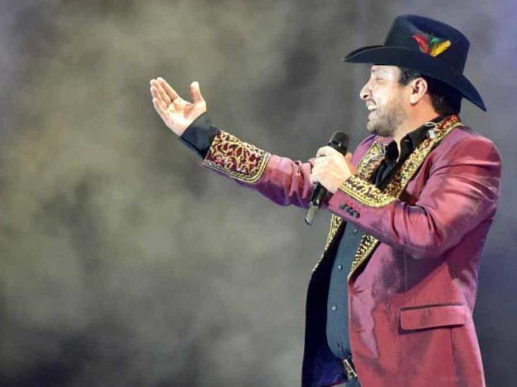 FOTOS | Julión Álvarez enamora al público sonorense en su presentación en las Fiestas del Pitic FOTOS | Julión Álvarez enamora al público sonorense en su presentación en las Fiestas del Pitic