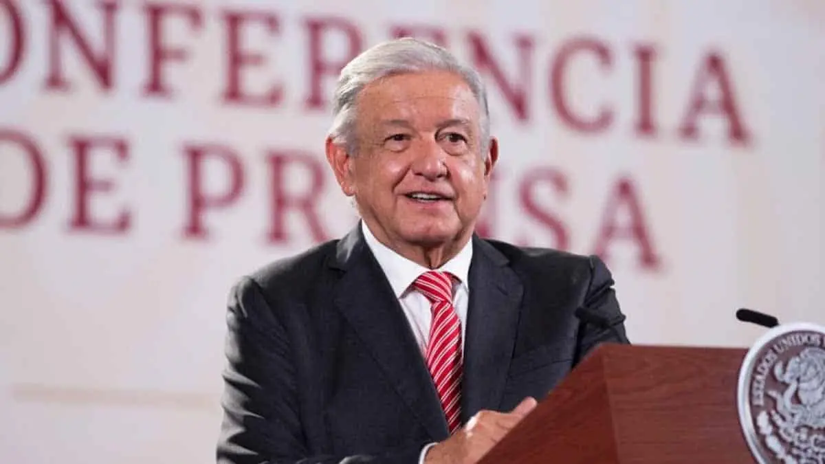 AMLO revela cuánto gana como presidente y admite que recibe Pensión del Bienestar