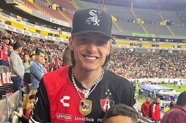 Peso Pluma se mofa de chivas y JJ Macías le responde Peso Pluma se mofa de chivas y JJ Macías le responde