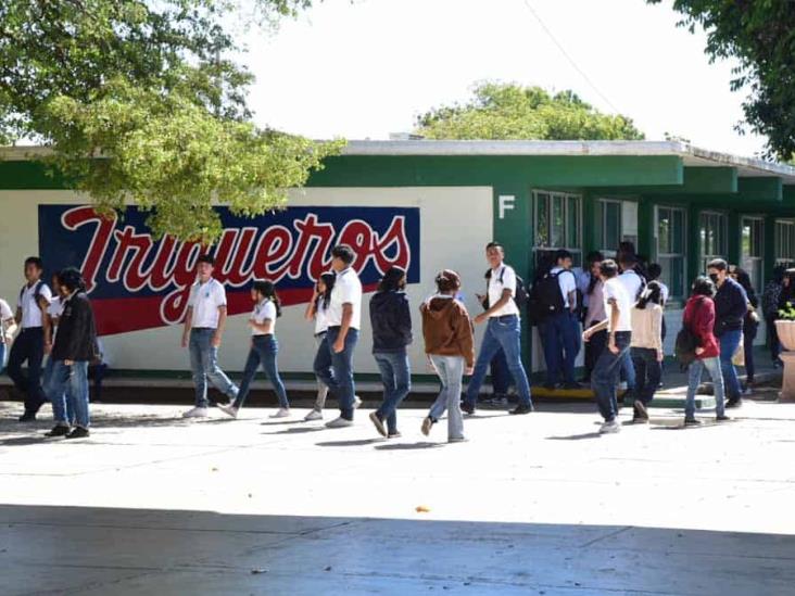 Estudiantes tienen hasta julio para inscribirse a preparatoria Estudiantes tienen hasta julio para inscribirse a preparatoria