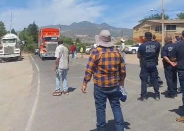 Mineros bloquean carretera Cananea-Ímuris