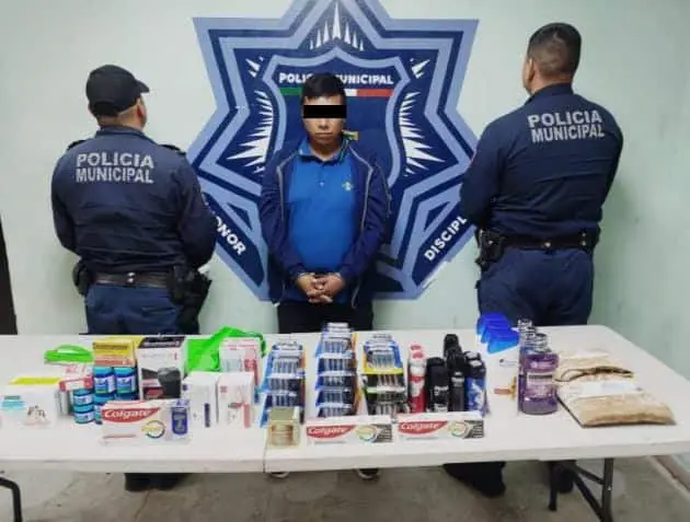 Hombre va de compras a supermercado y no paga; lo detienen en Ciudad Obregón