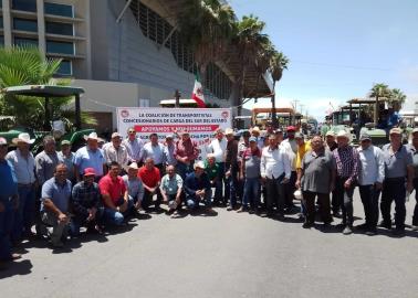 VIDEO | Respaldan transportistas y aerofumigadores del sur de Sonora a productores en plantón frente a Sader