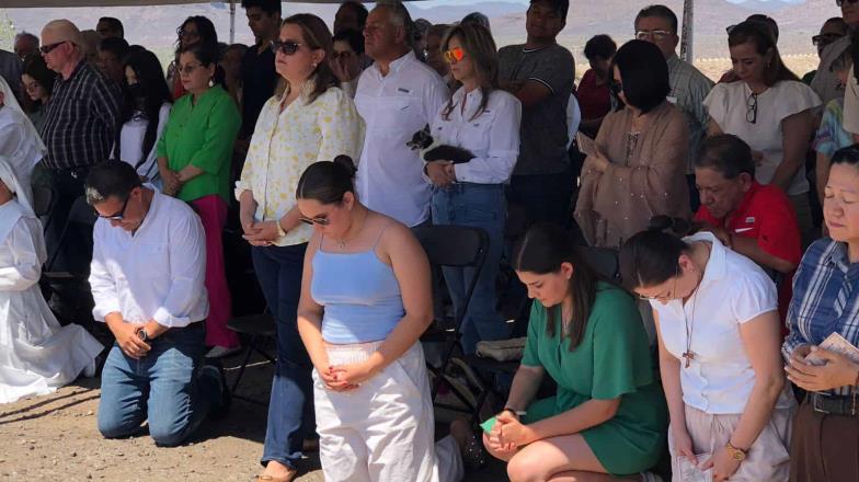 Rezan para que llueva este verano; realizan misa en el Mirador de la presa Oviáchic en Cajeme