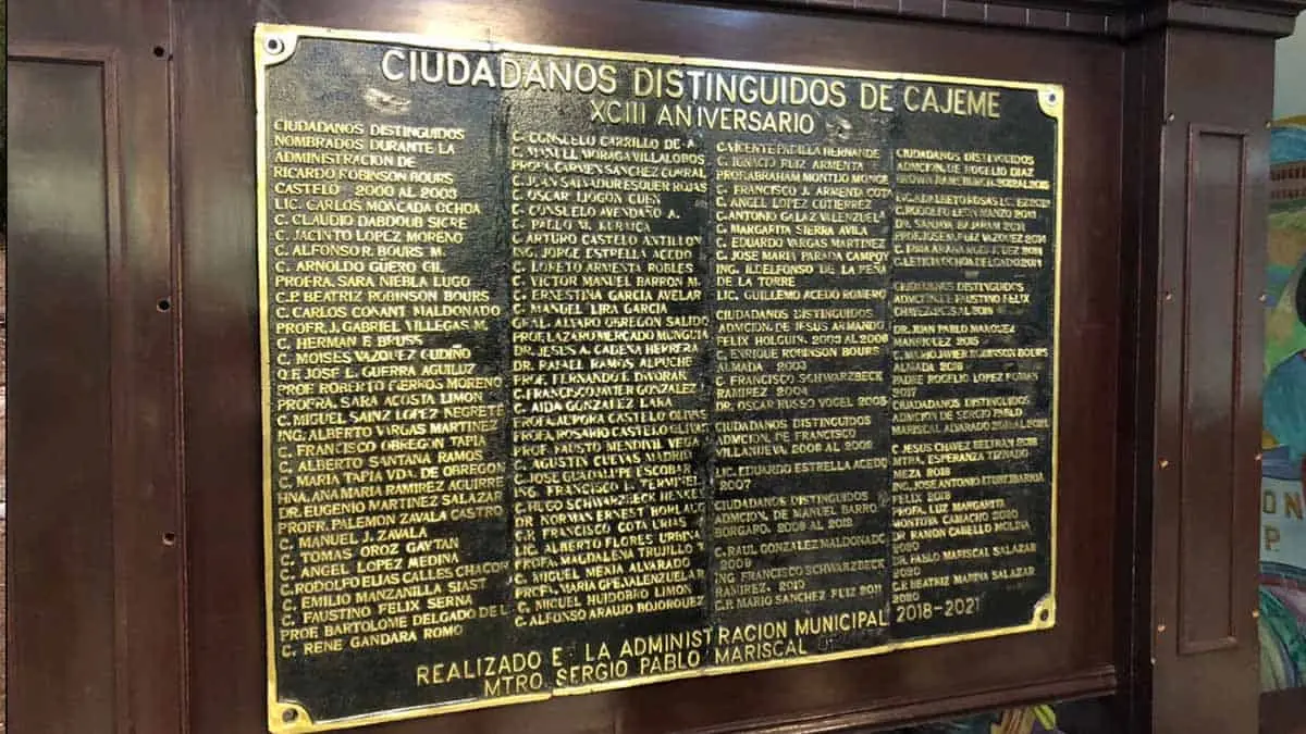Placa de ciudadanos distinguidos cumple más de un año en resguardo