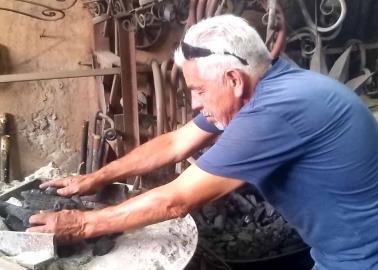 Un herrero con mucho temple