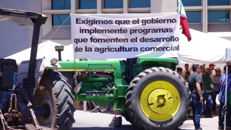 Productores de Sonora que mantienen plantón en Sader, tomarán la carretera. Endurecen acciones