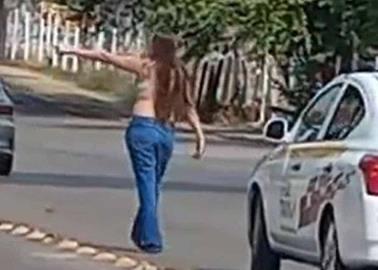 VIDEO | Así se manifiesta maestra en plena calle