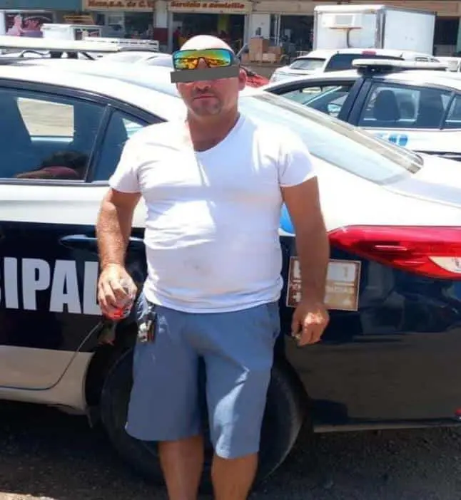 Detienen a hombre con auto robado en Cajeme