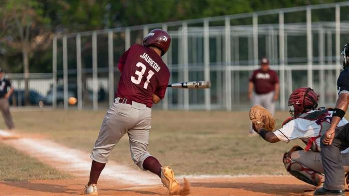 Altas temperaturas provocan golpes de calor en jugadores de béisbol que participan en los Juegos Nacionales Conade Altas temperaturas provocan golpes de calor en jugadores de béisbol que participan en los Juegos Nacionales Conade
