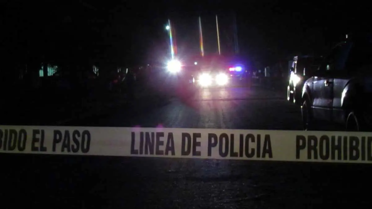 Abandonan cuerpo con "narcomensaje" en Ciudad Obregón