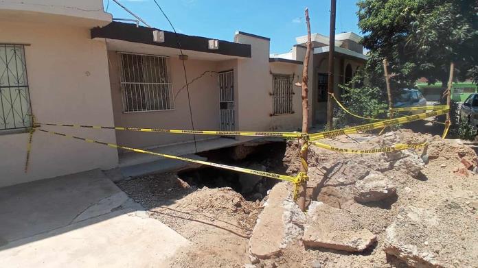 Por los socavones, familias de fraccionamiento de Hermosillo dejan sus hogares; cada vez son menos de acuerdo a Protección Civil Por los socavones, familias de fraccionamiento de Hermosillo dejan sus hogares; cada vez son menos de acuerdo a Protección Civil
