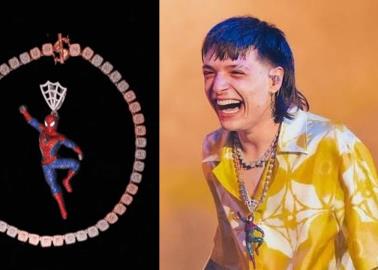 Peso Pluma sufre robo de su cadena en cumpleaños