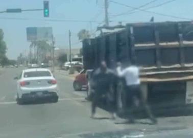 VIDEO | Hombres se agarran a puñetazo limpio en plena calle de Hermosillo