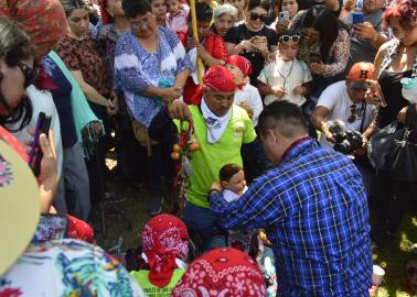 Día de San Juan. En una alberca, pero cumplen con su baño en Pueblo Viejo, Navojoa