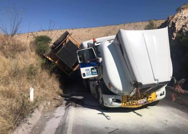 Por accidente en carretera, Protección Civil Sonora pide manejar con precaución