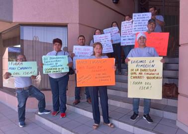 Trabajadores de ISEA Navojoa realizan paro laboral de dos horas; insisten en renuncia de directora