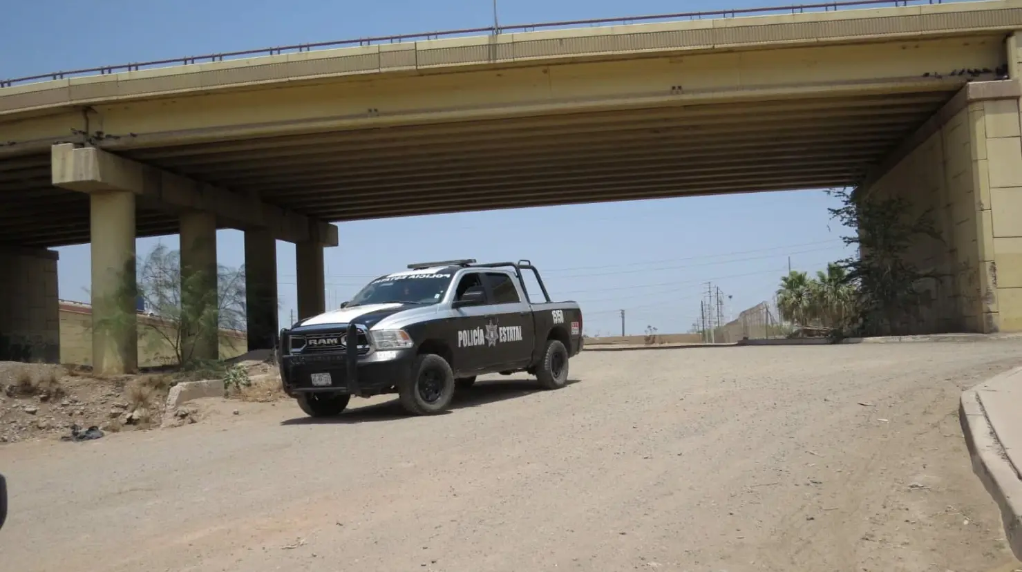 En Cajeme hombre se lanza desde el puente de la calle 300 y Carretera Internacional; es llevado a un hospital