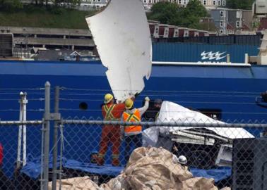 Encuentran posibles restos humanos entre escombros del submarino "Titán"