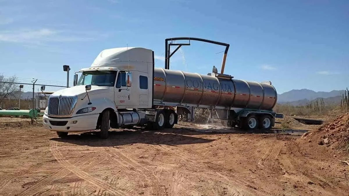 Distribuyen agua en comunidades yaquis