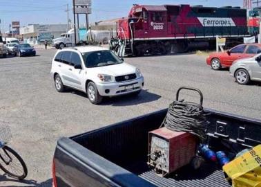 Navojoenses exigen solución al caos vial por ferrocarril