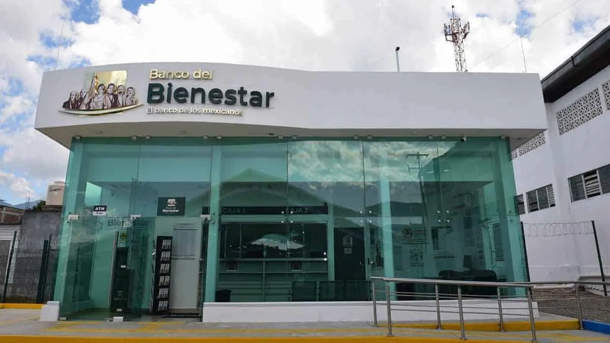 AMLO acusa campaña de desprestigio contra Banco del Bienestar