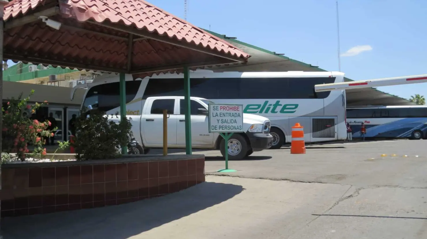 Hallan muerto a hombre en autobús en la Central de Autobuses de Ciudad Obregón