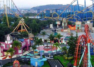 Parques de diversiones imperdibles para estas vacaciones de verano