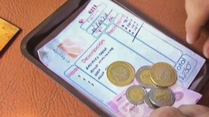 ¿Qué hacer si en un restaurante te obligan a dar propina? ¿Qué hacer si en un restaurante te obligan a dar propina?