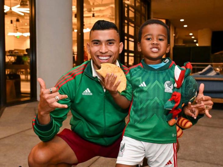 Niño etíope. Misión cumplida, Selección Mexicana se reúne con niño y le dan ¡tremendos regalos! Niño etíope. Misión cumplida, Selección Mexicana se reúne con niño y le dan ¡tremendos regalos!