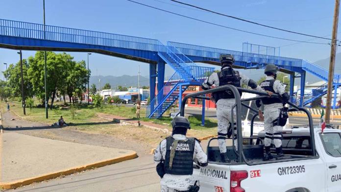 Sujeto lanza a su novia desde un puente tras fuerte discusión Sujeto lanza a su novia desde un puente tras fuerte discusión