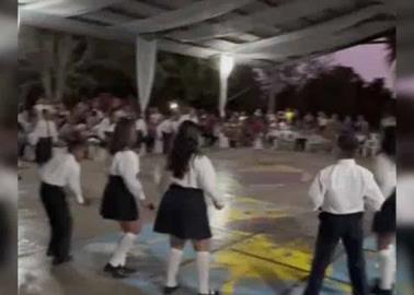 VIDEO |A ritmo Pascola, graduados de primaria sorprenden con su baile de despedida