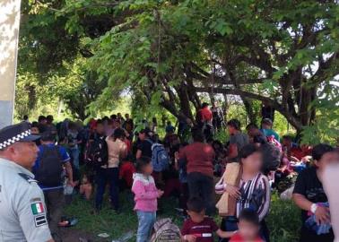 Encuentran a 148 migrantes hacinados en un camión abandonado