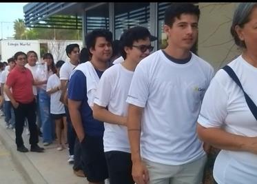 En Navojoa joven mujer cede su premio de 100 hamburguesas a niña tras quedar por fuera de promoción En Navojoa joven mujer cede su premio de 100 hamburguesas a niña tras quedar por fuera de promoción